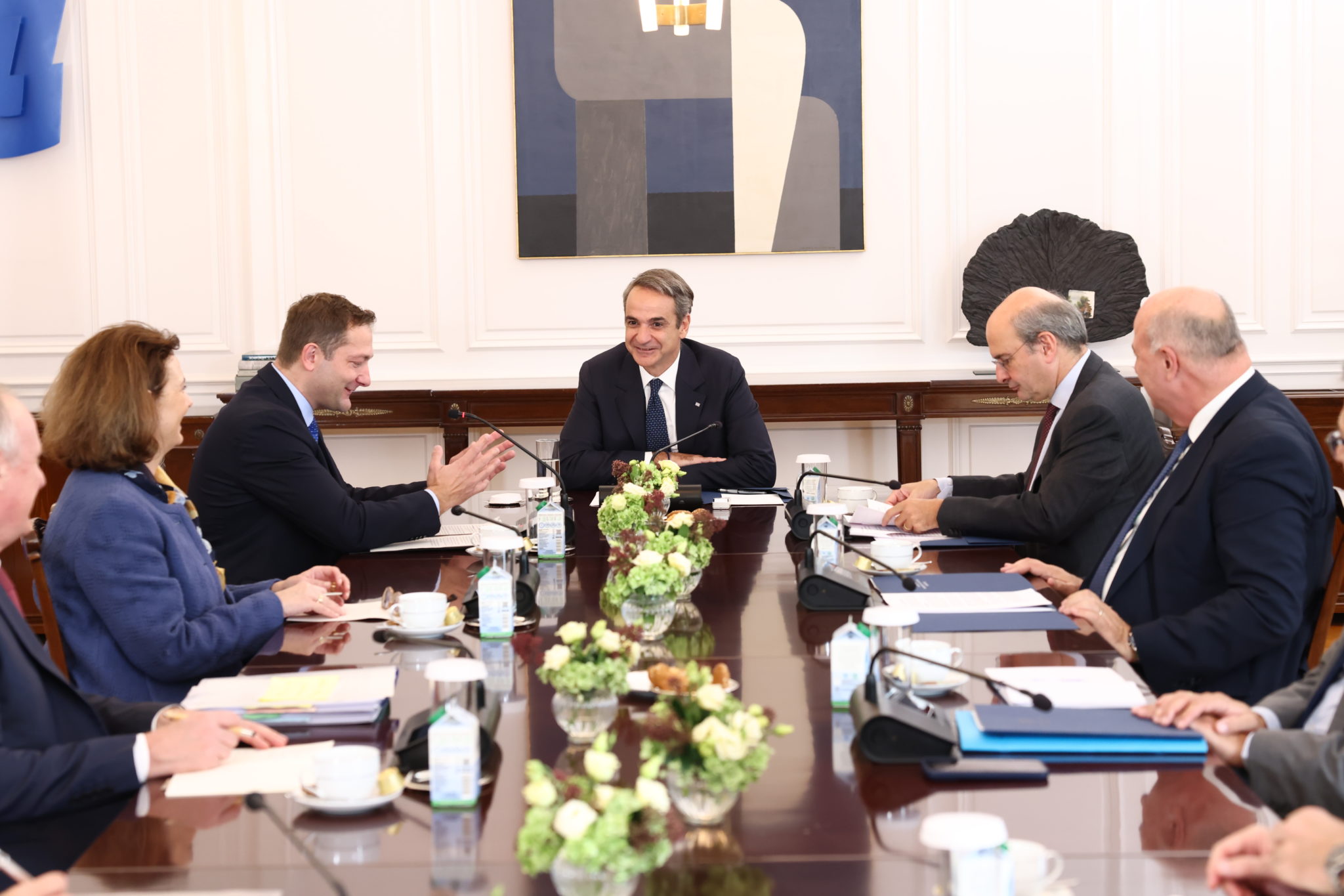 Πρωθυπουργού Κυριάκου Μητσοτάκη με τον Ευρωπαίο Επίτροπο Γεωργίας και Τροφίμων Christophe Hansen