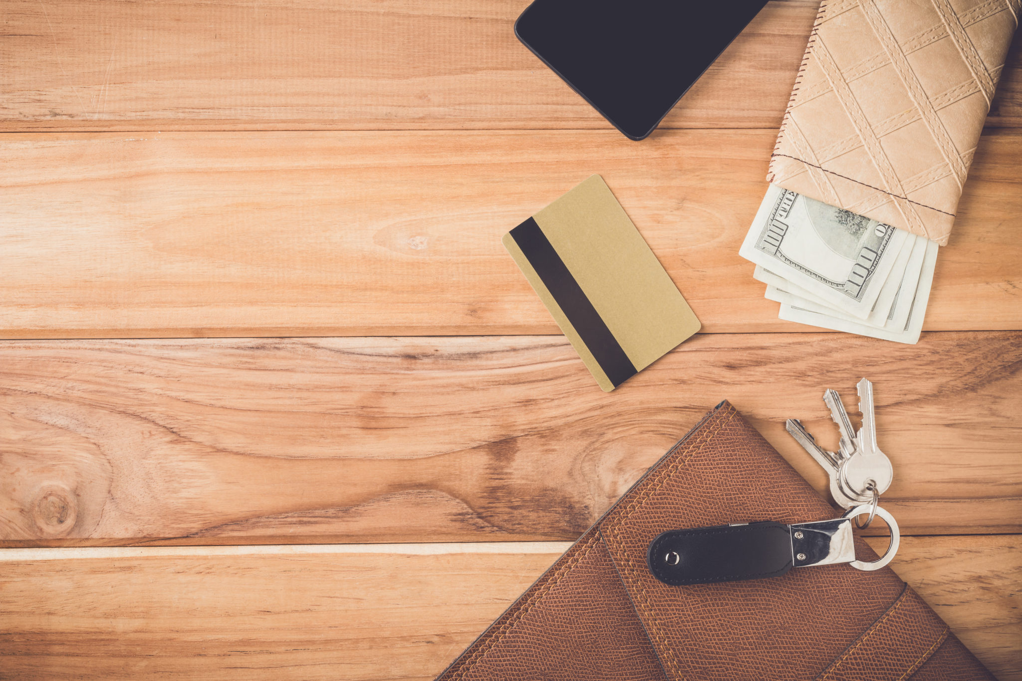 Πέντε χαρακτηριστικές συμπεριφορές των ανθρώπων που χάνουν συχνά τα κλειδιά και το πορτοφόλι τους. Φωτογραφία: Freepik