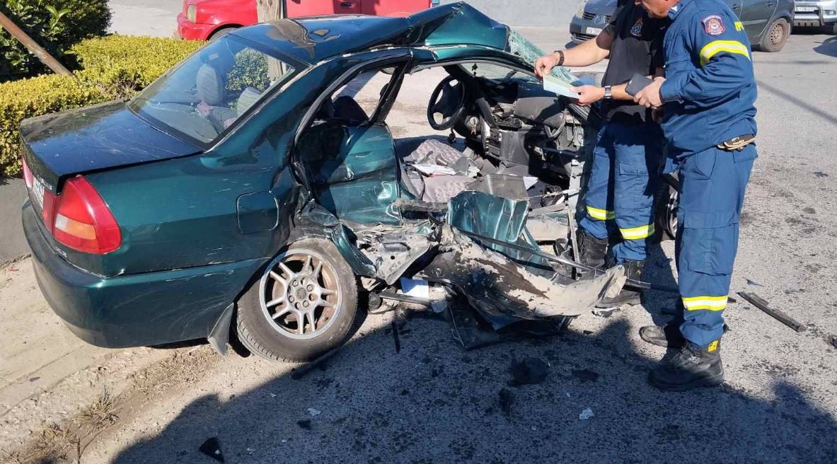 Τροχαίο στην Παιανία: Νεκροί 2 ηλικιωμένοι μετά τη σύγκρουση στη Λεωφόρο Λαυρίου