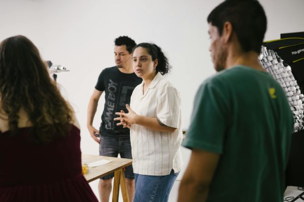 Οι 10 μαγικές φράσεις που μειώνουν την ένταση σε δύσκολες συζητήσεις