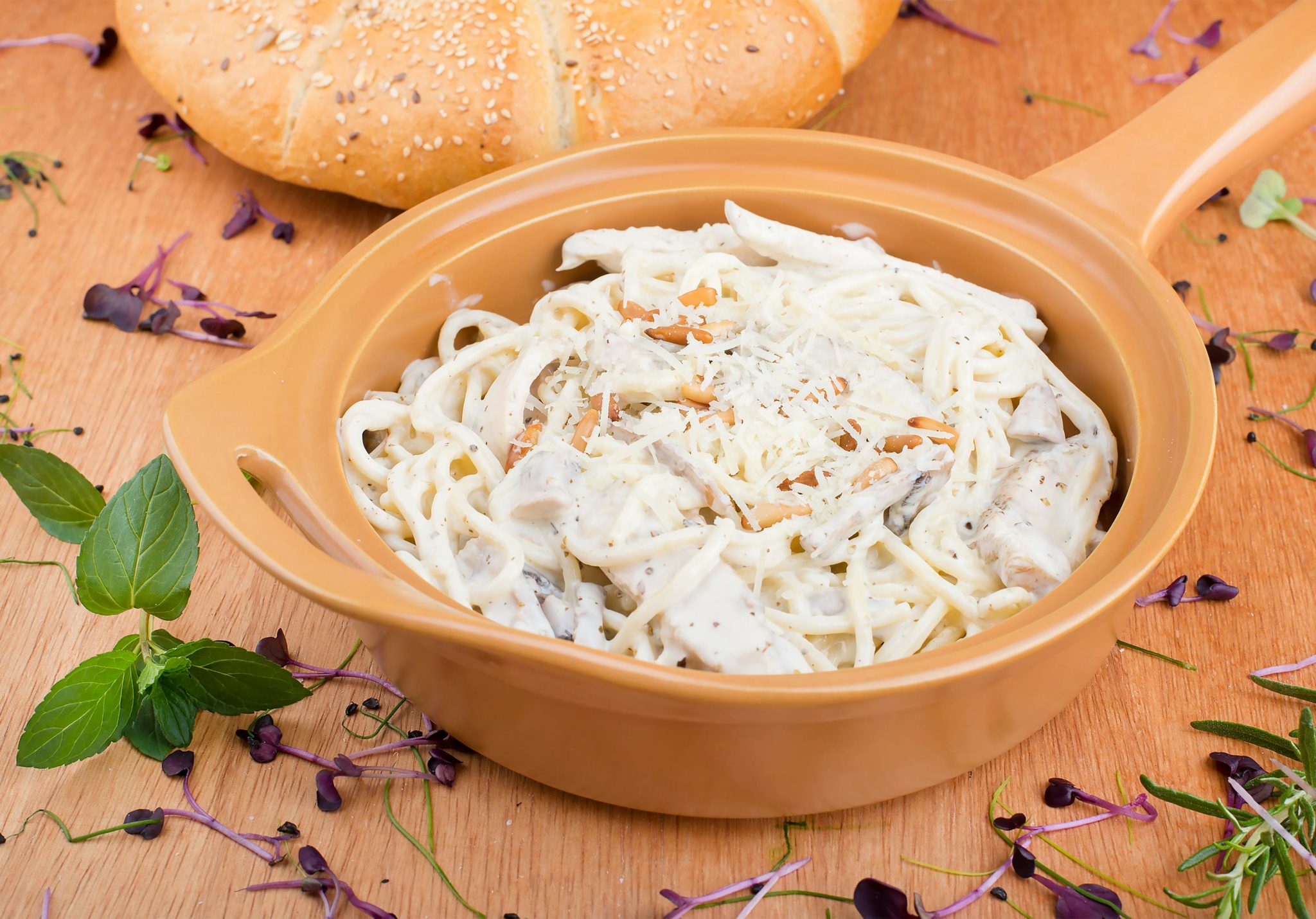 Συνταγή για ψητά σπαγγέτι Alfredo. Φωτογραφία: Pexels