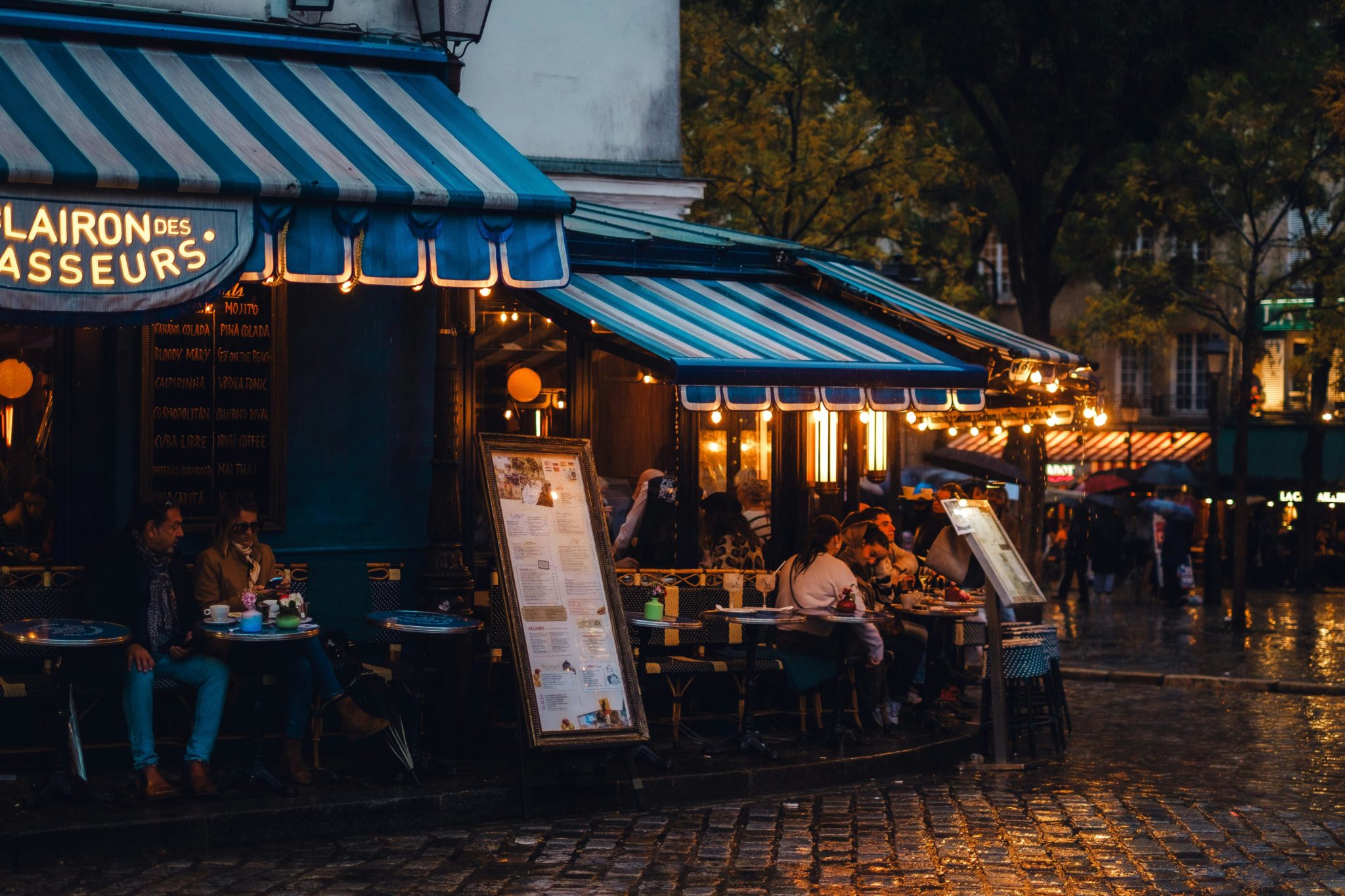 Οι άνθρωποι που λατρεύουν τις βροχερές μέρες, συνήθως διαθέτουν 11 σπάνια χαρακτηριστικά