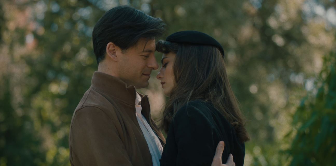 Το Σπίτι Δίπλα Στο Ποτάμι: Ο Απόστολος καταρρέει μπροστά σε όλους και η Ιουλία σε τρυφερό τετ-α-τετ με τον Κίμωνα