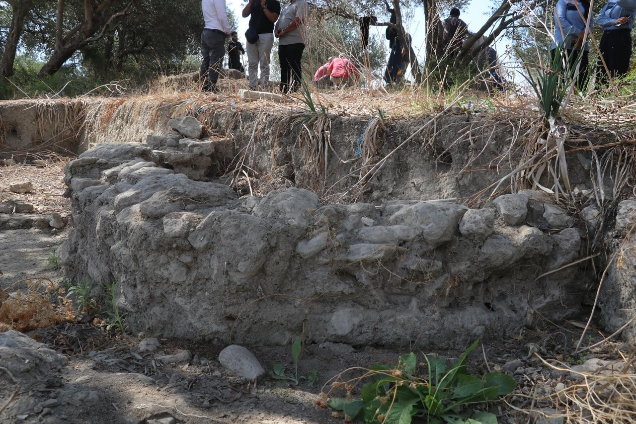 Οι ανασκαφικές εργασίες συνεχίζονται στον αρχαίο οικισμό της Ουγκαρίτ, που υπήρξε κάποτε σημαντικό εμπορικό κέντρο στην αρχαιότητα, όπου έρχονται στο φως ίχνη του επί μακρόν θαμμένου πολιτισμού στη Λατάκια της Συρίας, στις 19 Οκτωβρίου 2025.Φωτογραφία: ΑΑ