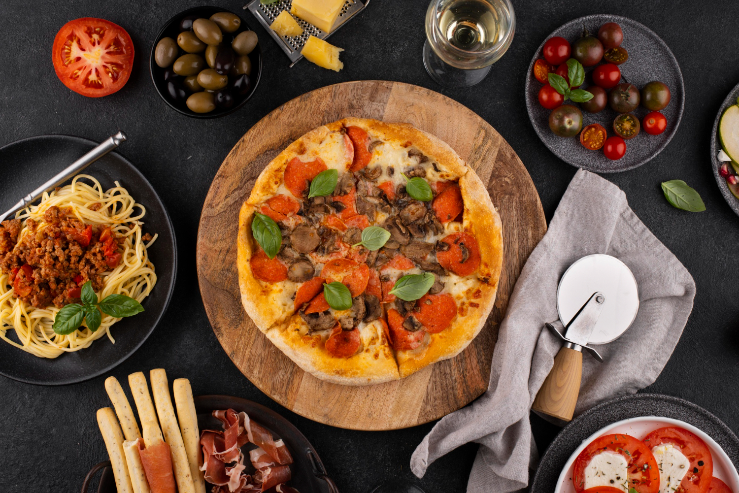 Ιταλία: Η γαστρονομική κληρονομιά της χώρας περιμένει το «ναι» από την UNESCO – Ιστορική διάκριση για πίτσα και μακαρονάδα