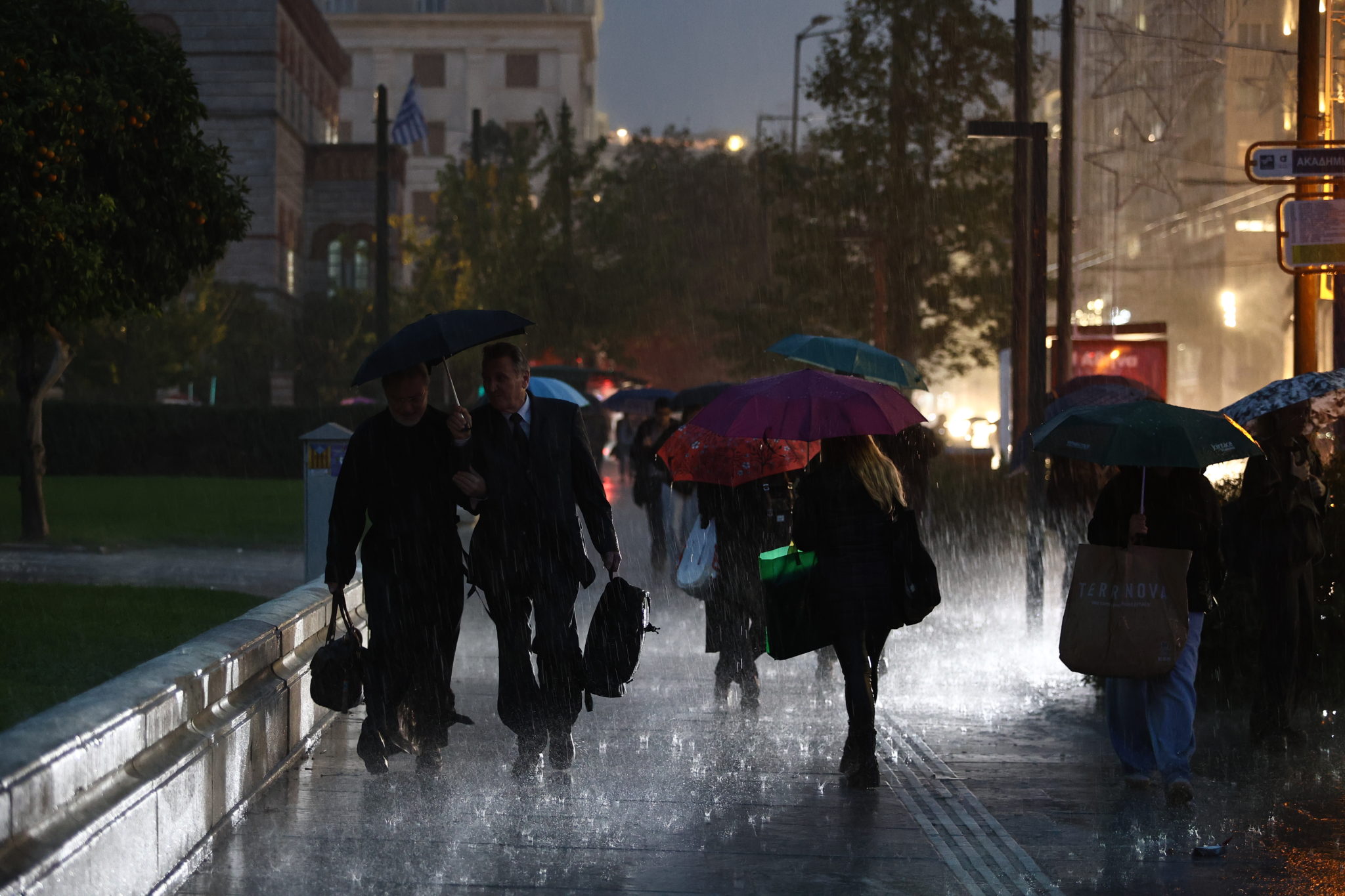 Κακοκαιρία, Byron, βροχές, Καταιγίδες, Κέντρο Αθήνας