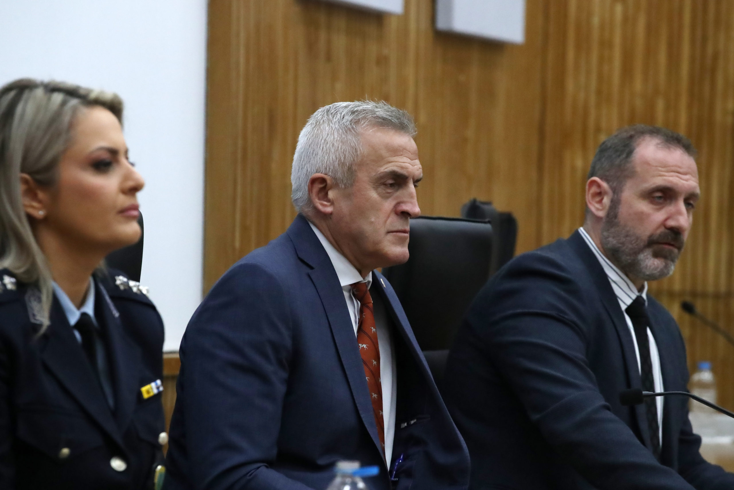 Έλληνας Εσκομπάρ, παρουσίαση, κύκλωμα