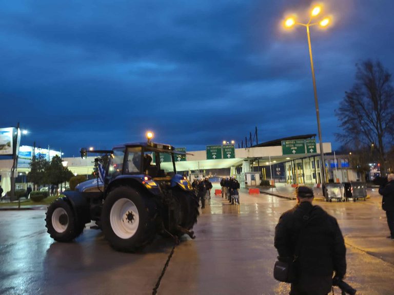 ΑΓΡΟΤΕΣ ΠΡΟΜΑΧΩΝΑΣ