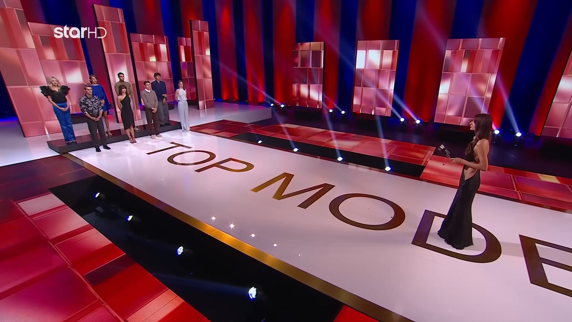 GNTM: Δεν τα κατάφερε στην δοκιμασία με το χαλί και αποχώρησε – «Ένας από εσάς μας δείχνει ότι μπορεί να εξελιχθεί λίγο παραπάνω»