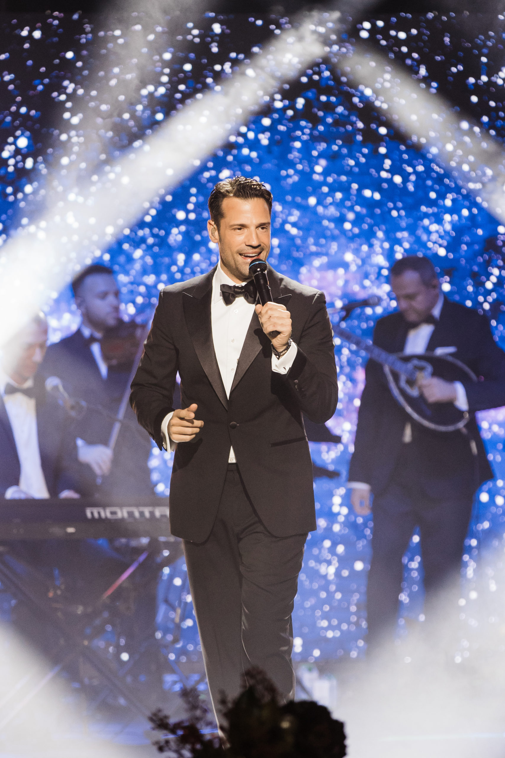 Στιγμιότυπα από την εμφάνιση του Κωνσταντίνου Αργυρού