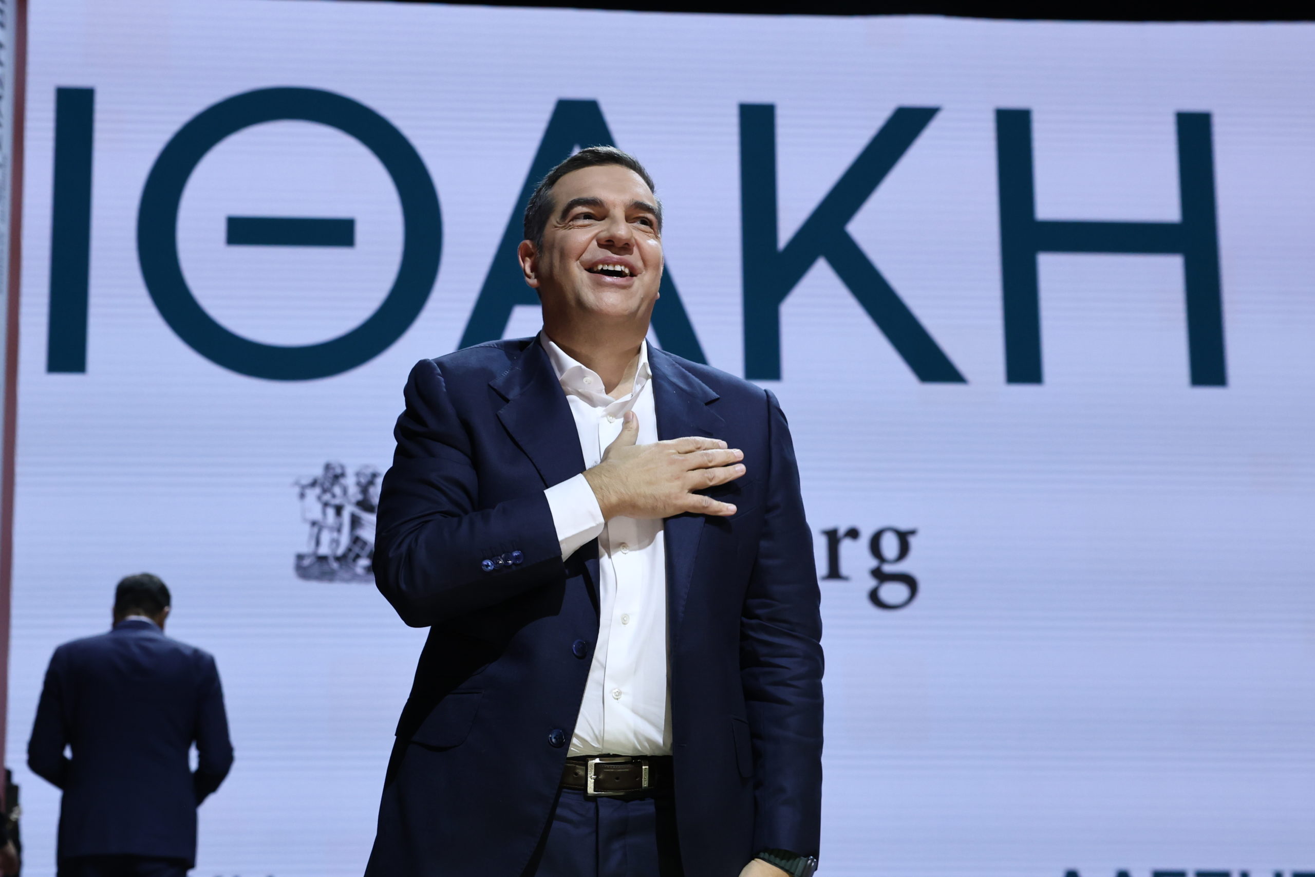 Η νέα πολιτική «Ιθάκη» του Αλέξη Τσίπρα: Προανήγγειλε κόμμα και έστειλε ηχηρά μηνύματα – Το παρασκήνιο, οι παρουσίες και οι απουσίες από το «Παλλάς»