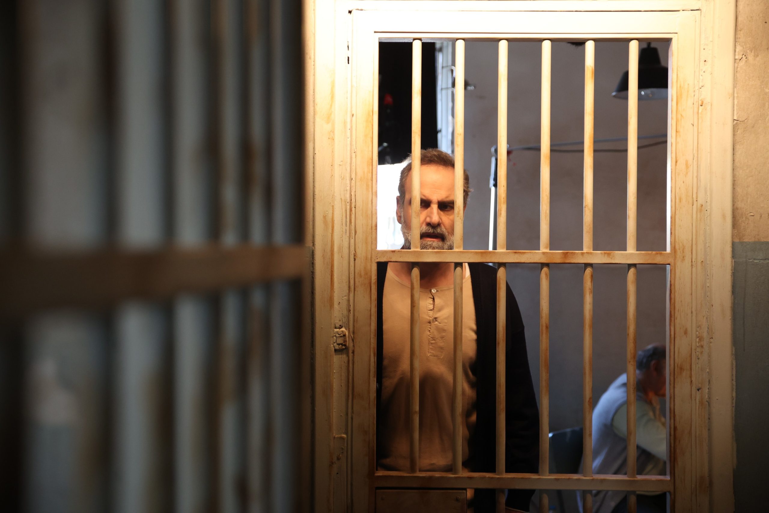 Άγιος έρωτας: Ο Μαρκόπουλος δέχεται επίθεση στη φυλακή, απόψε στις 21:00 στον Alpha