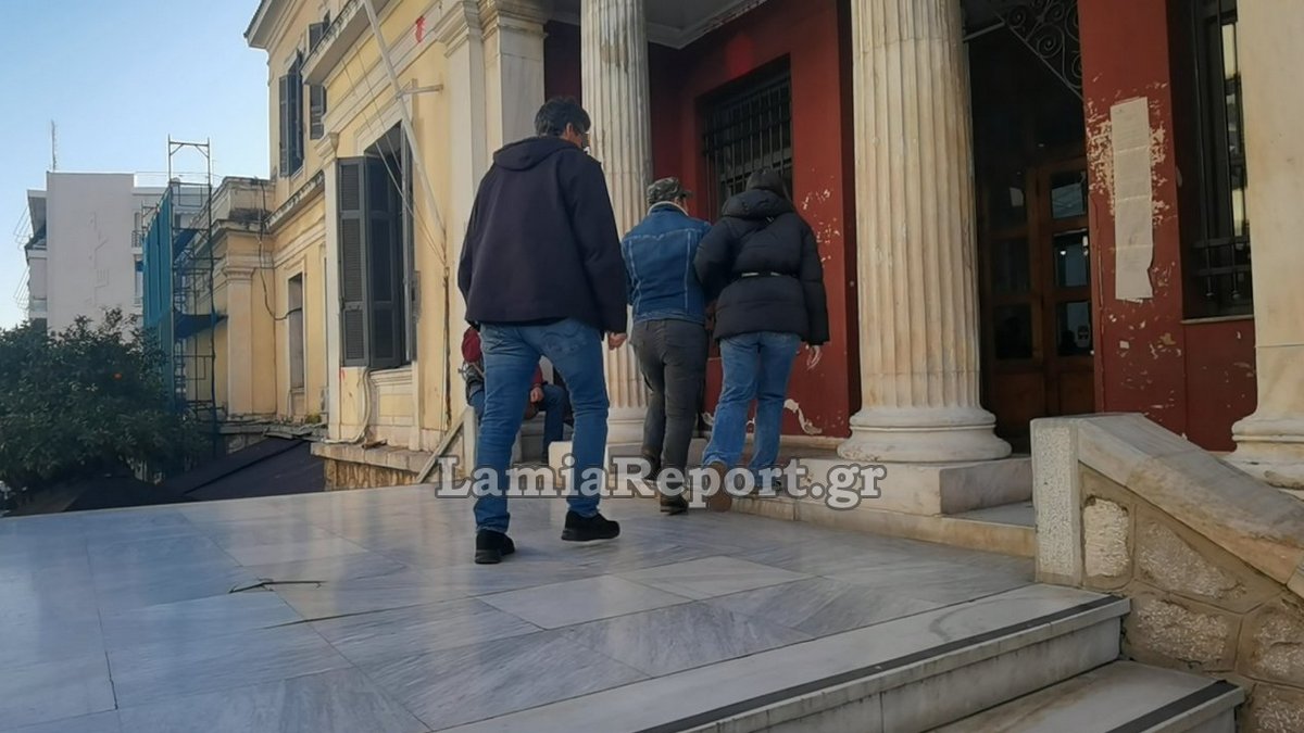 Λαμία: Αναβλήθηκε για τις 15 Δεκεμβρίου η δίκη της αγρότισσας με τα βίντεο στο Tik Tok – «Ο λόγος μου είναι μόνο πολιτικός»