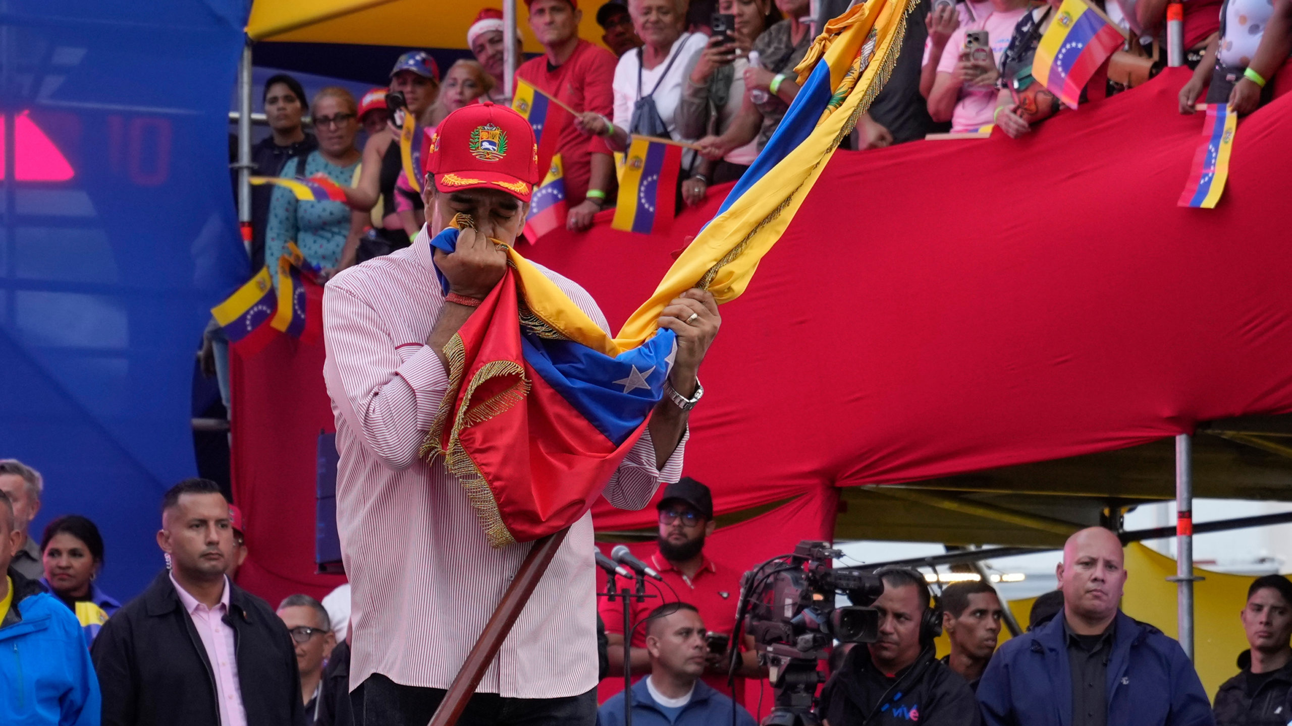 Βενεζουέλα: «Παράλογος» ο αμερικανικός αποκλεισμός των πετρελαιοφόρων