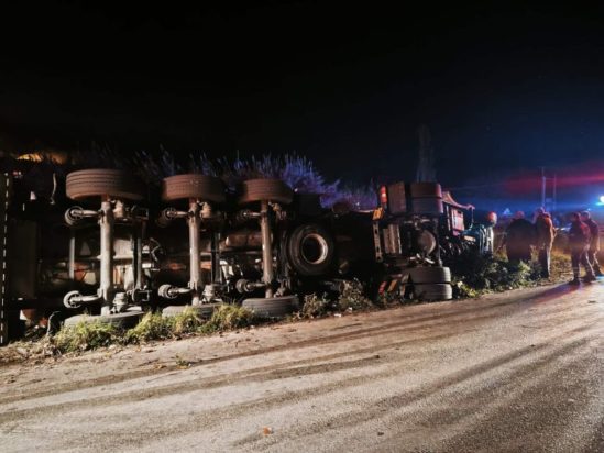 Τροχαίο με ανατροπή φορτηγού στην Άρτα