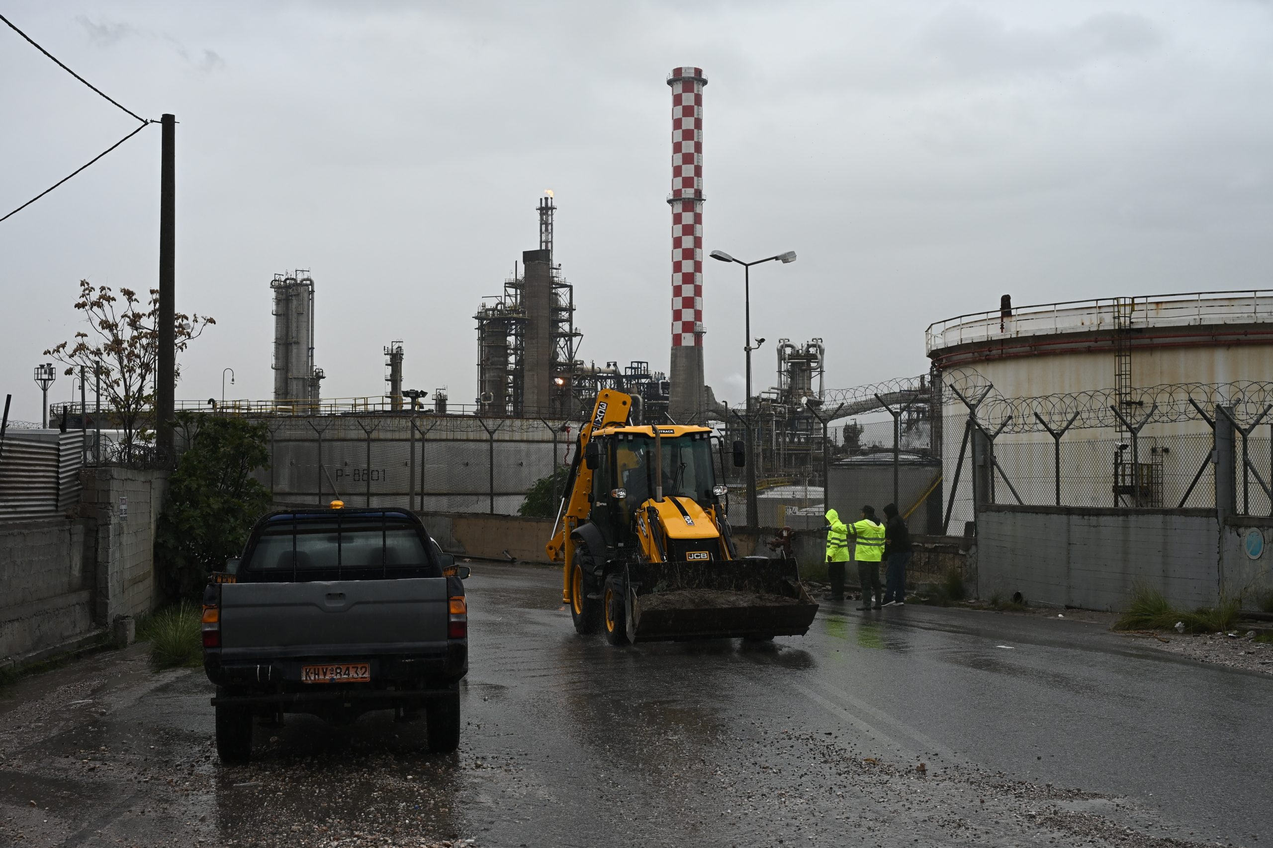 ΠΡΟΒΛΗΜΑΤΑ ΑΠΟ ΤΗΝ ΕΠΕΛΑΣΗ ΤΗΣ ΚΑΚΟΚΑΙΡΙΑΣ "BYRON" ΣΤΗΝ ΠΕΡΙΦΕΡΕΙΑΚΗ ΟΔΟ ΑΙΓΑΛΕΩ ΣΤΟΝ ΑΣΠΡΟΠΥΡΓΟ