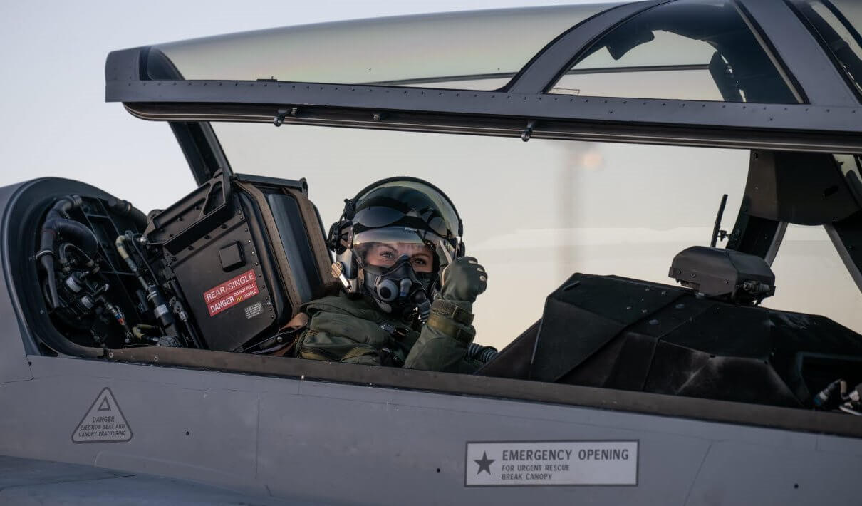 Σουηδία: Η πριγκίπισσα Βικτώρια ανέβηκε σε μαχητικό Gripen και «αναχαίτισε» εχθρικά αεροσκάφη