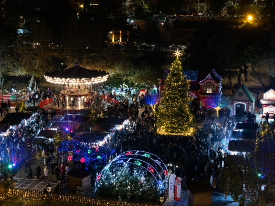 Χριστουγεννιάτικο Δέντρο, Χωριό των Μαγεμένων