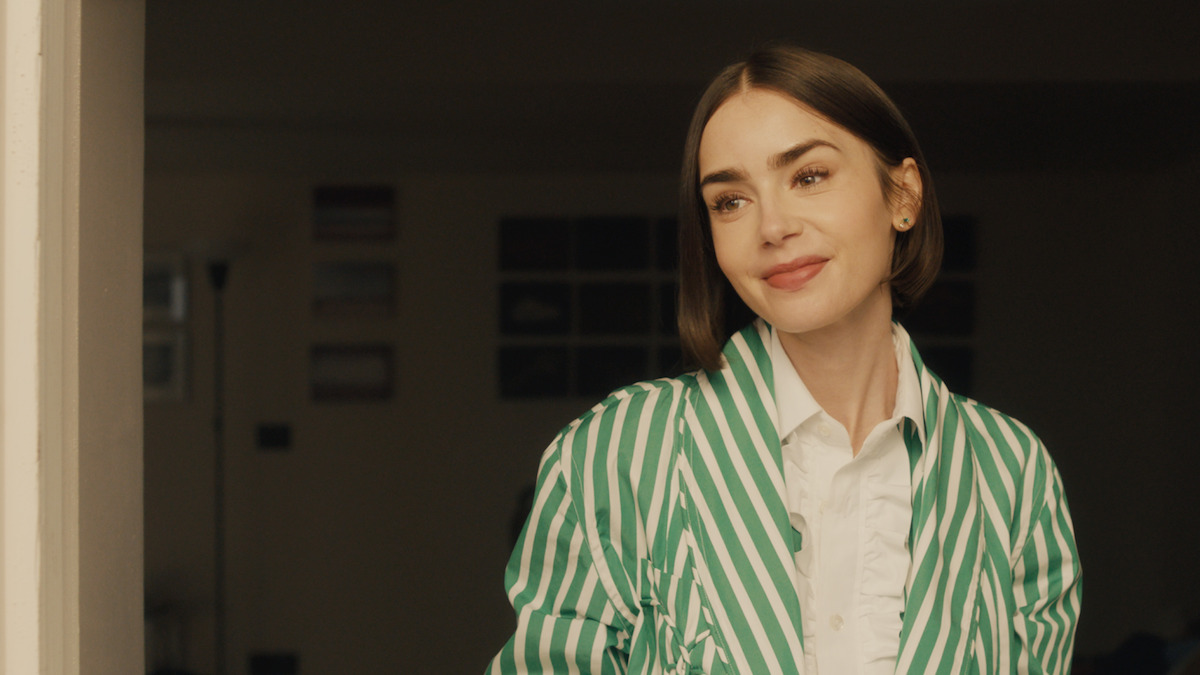 Λίλι Κόλινς: Σχολίασε τη διαμάχη Μακρόν – Ρώμης για το «Emily in Paris» – «Γίναμε μέρος ενός ευρωπαϊκού πολιτικού ερωτικού τριγώνου»