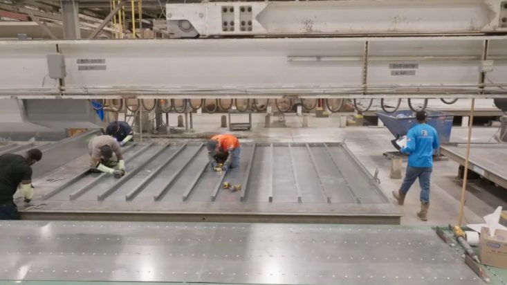 Επιχειρηματίας έδωσε στους εργαζόμενους μπόνους πάνω από 200 εκατ. ευρώ μετά την πώληση της εταιρείας του