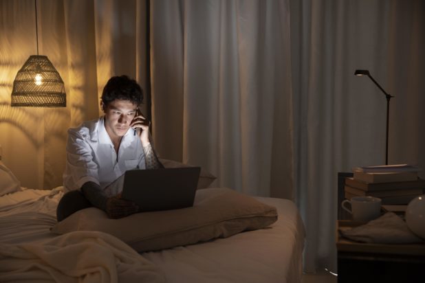 Αϋπνία: Πώς η έλλειψη ύπνου εμποδίζει την απορρόφηση θρεπτικών συστατικών από τον οργανισμό, σύμφωνα με μελέτες