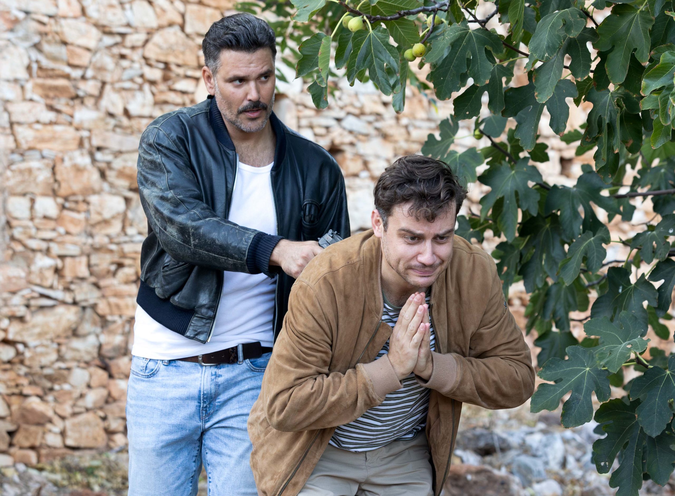 Γιατί ρε πατέρα: Ο Μιχαήλος κρατάει όμηρο τον Φώντα