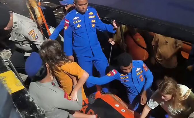 Ινδονησία: Βυθίστηκε σκάφος με 11 επιβαίνοντες