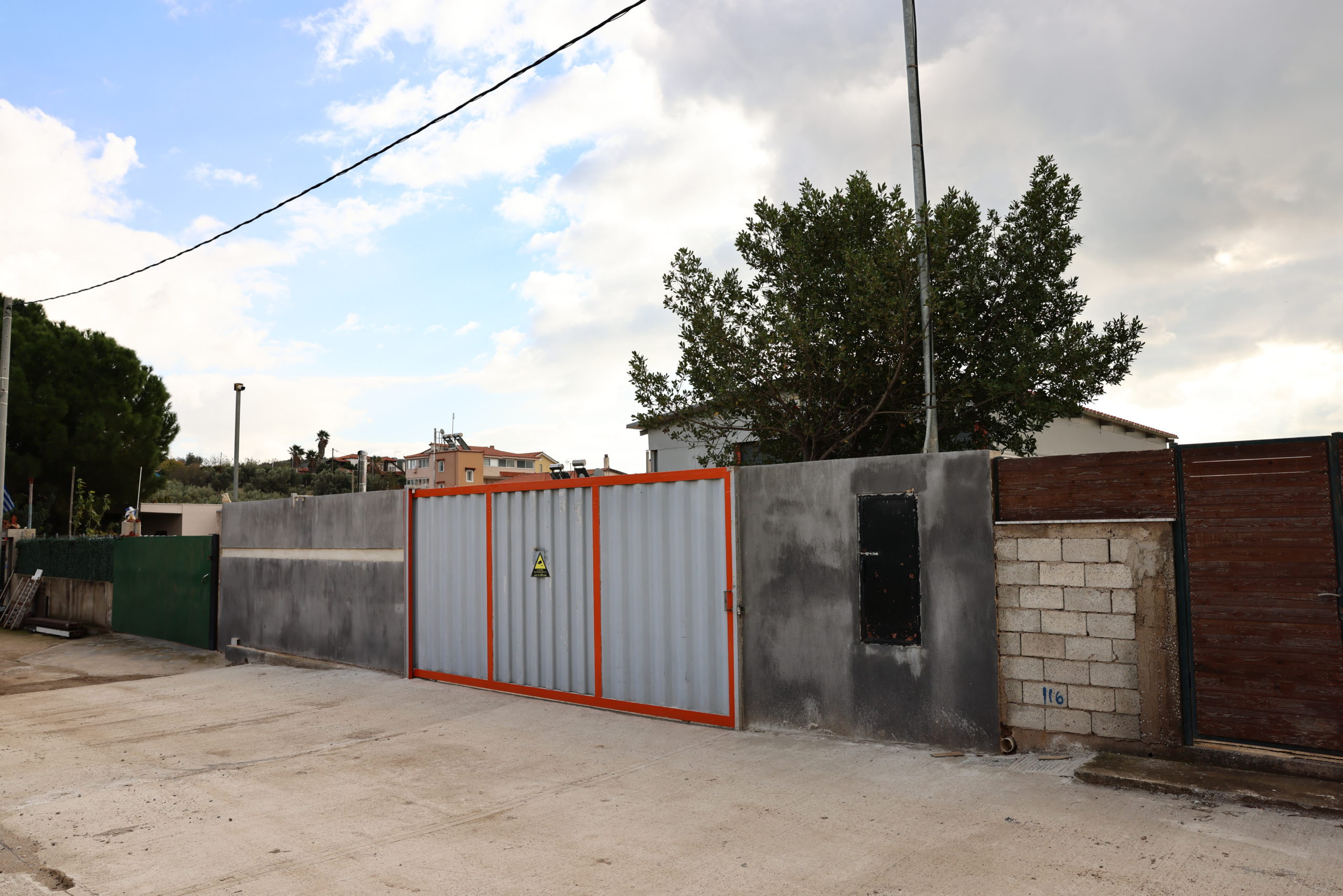 Καλύβια: Το βαρύ παρελθόν του Κρητικού που συνελήφθη με καλάσνικοφ και πιστόλια – Είχε στραγγαλίσει 73χρονη σε ηλικία μόλις 16 ετών