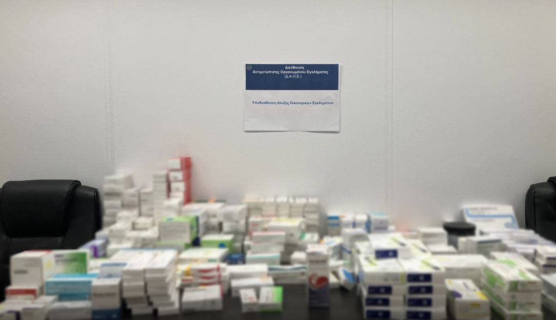 Εξαρθρώθηκε κύκλωμα που έκανε απάτες σε βάρος του ΕΟΠΥΥ μέσω εικονικής συνταγογράφησης – Κατηγορούνται 1 φαρμακοποιός και 7 γιατροί