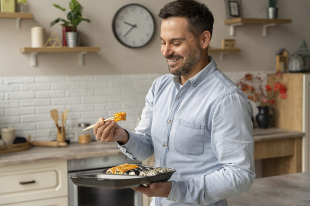 Άνδρας αποκαλύπτει πώς έχασε 29 κιλά με ένα απλό πλάνο διατροφής χωρίς υπερβολές