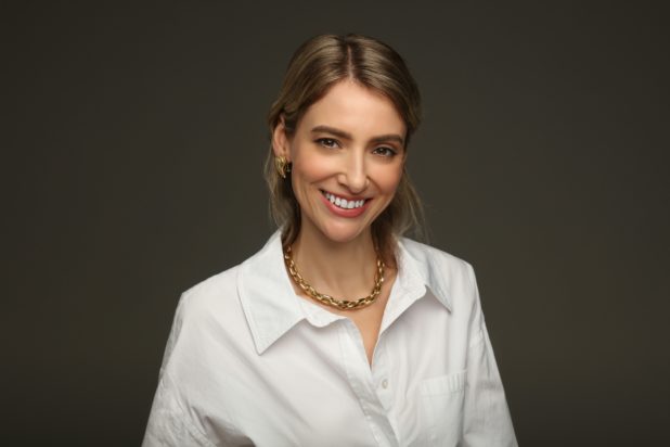 Γυναίκα αποκαλύπτει πώς έχασε 22 κιλά χωρίς γυμναστήριο ή δίαιτες της μόδας - «30 λεπτά περπάτημα μετά το δείπνο αρκούν»