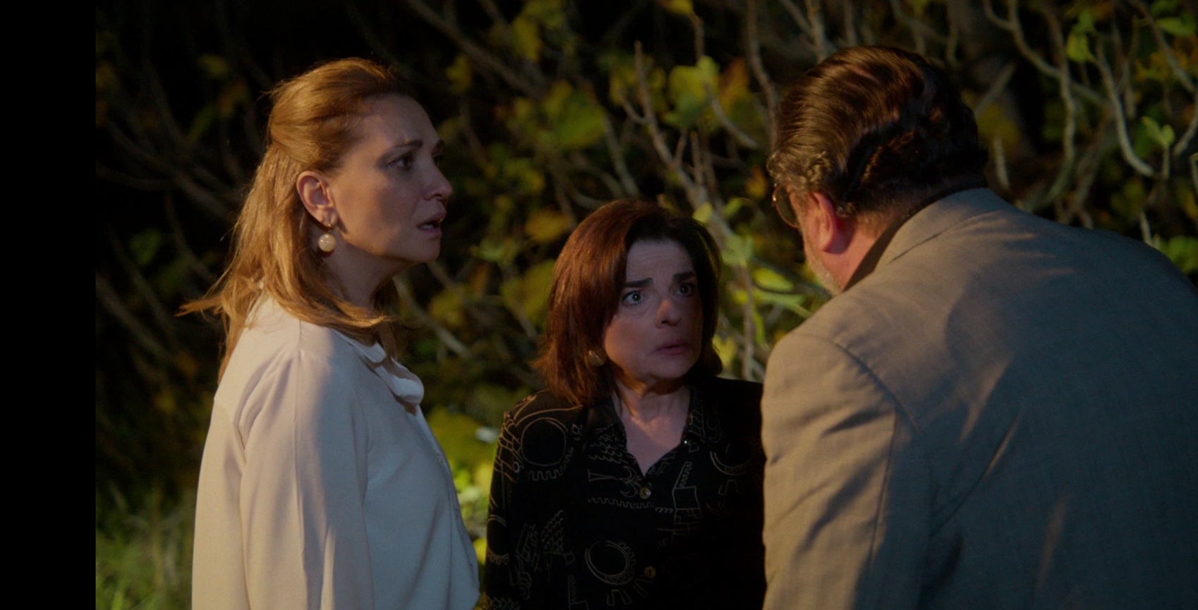 Να μ’ αγαπάς: Ο Θεόφιλος παρατά Ζωή και Νικαίτη στη μέση του δρόμου, απόψε στις 20:00