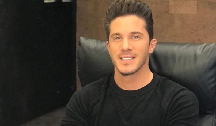 Νίκος Οικονομόπουλος