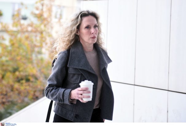 Εβελίνα Παπούλια