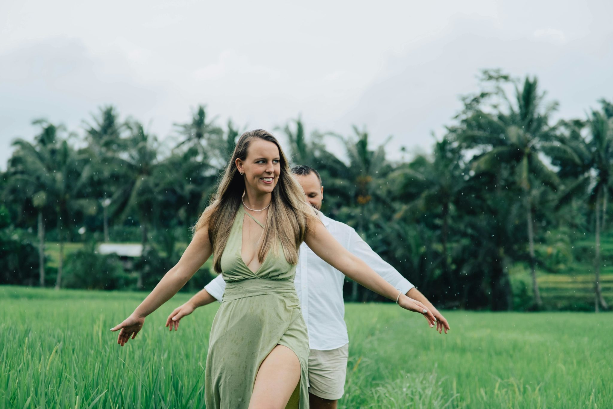 Τα 8 πράγματα που δεν κάνουν ποτέ τα ευτυχισμένα ζευγάρια μπροστά στα παιδιά τους