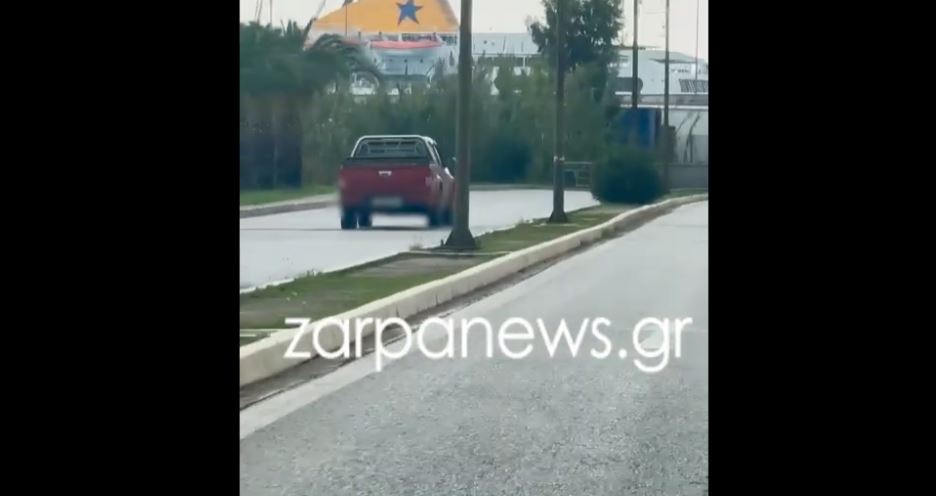 Χανιά: Πανικός με αγροτικό που κινείτο ανάποδα στον δρόμο – ΒΙΝΤΕΟ