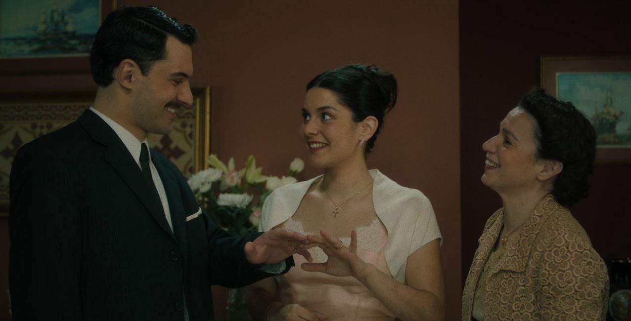 Το Σπίτι Δίπλα Στο Ποτάμι: Η Θεοδώρα έρχεται στον Πειραιά για τους αρραβώνες της Μαγδαληνής