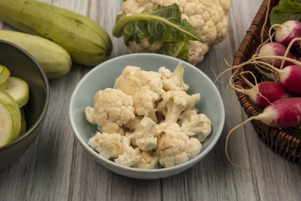 H συνταγή των είκοσι λεπτών με τα δύο υλικά που θα κάνει τα παιδιά σας να αγαπήσουν το κουνουπίδι. Φωτογραφία: Freepik