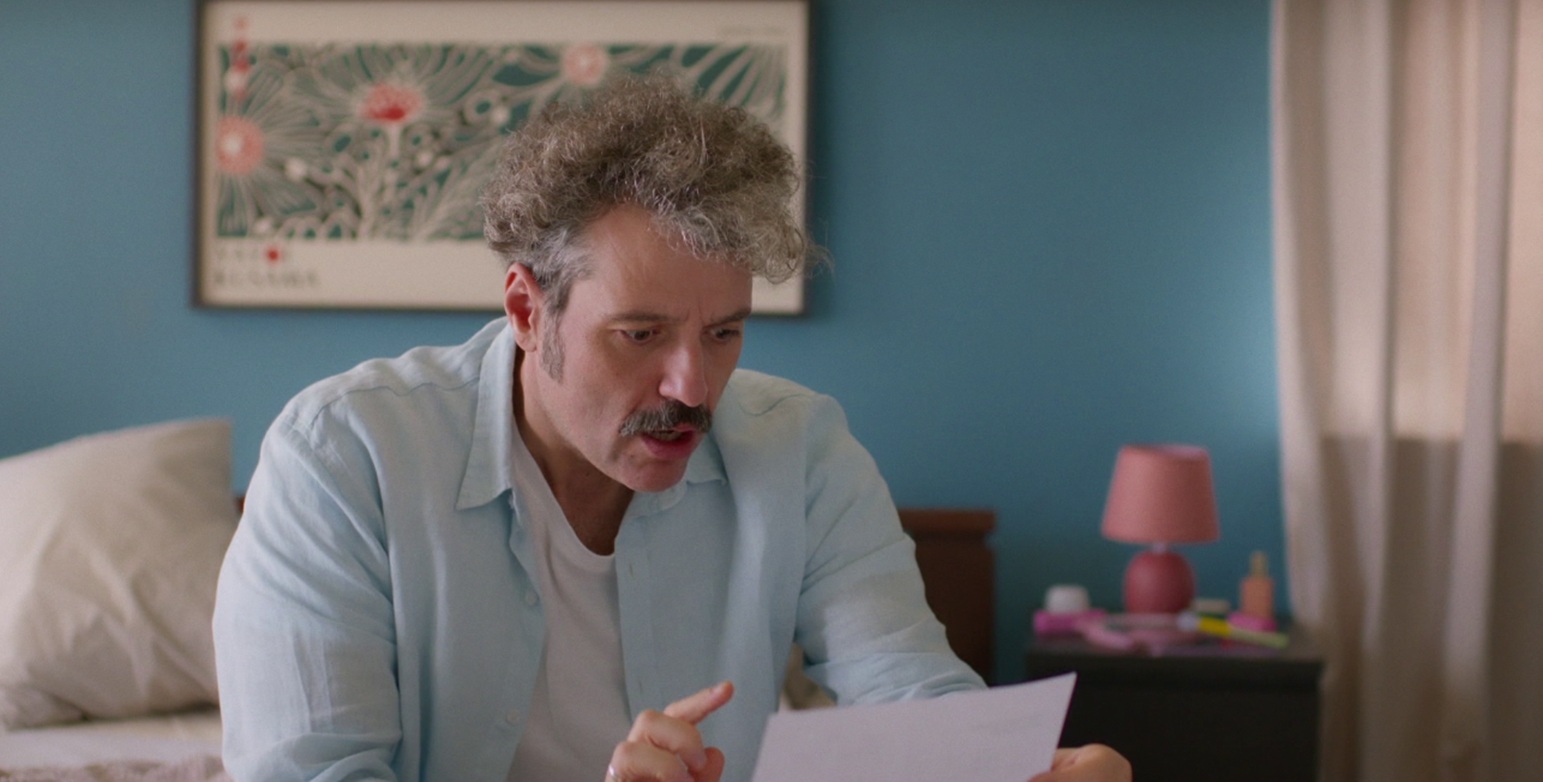 «Τρομεροί γονείς»: O Θωμάς δέχεται ανώνυμα μηνύματα από μια κρυφή θαυμάστρια