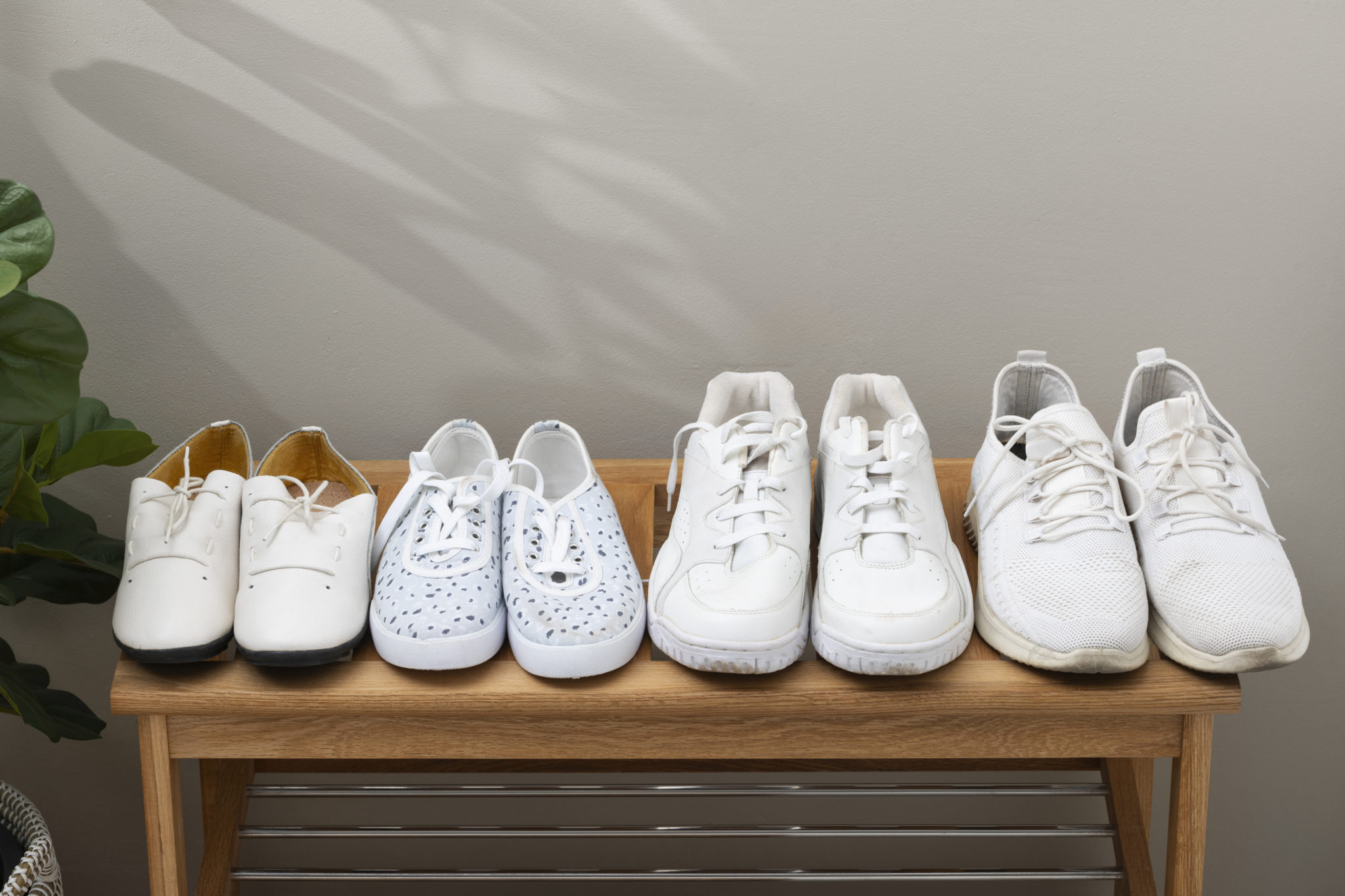 Παπούτσια: Το οικονομικό προϊόν από το μπάνιο που εξαφανίζει τις δυσάρεστες οσμές