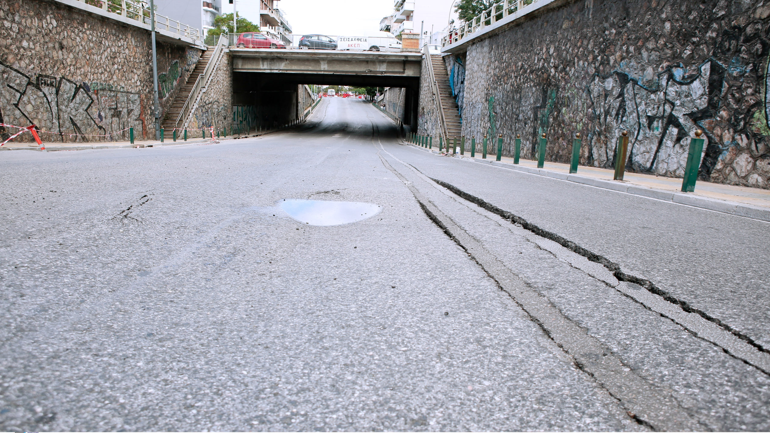 Πειραιάς: Διακοπή κυκλοφορίας στην οδό Ιάσωνος λόγω καθίζησης του οδοστρώματος