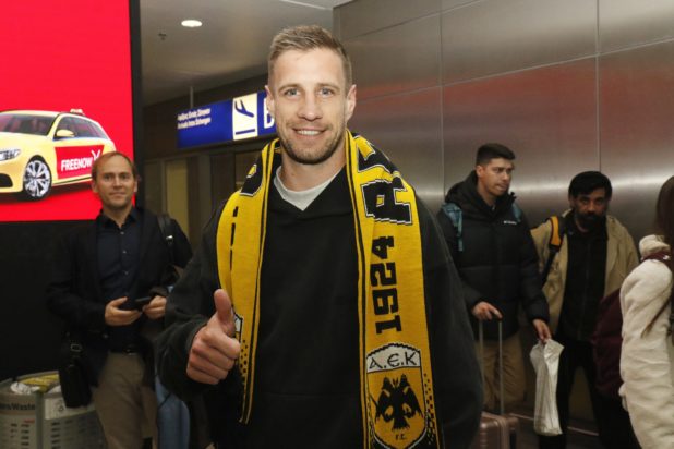 ΑΕΚ, Μπαρναμπάς Βάργκα