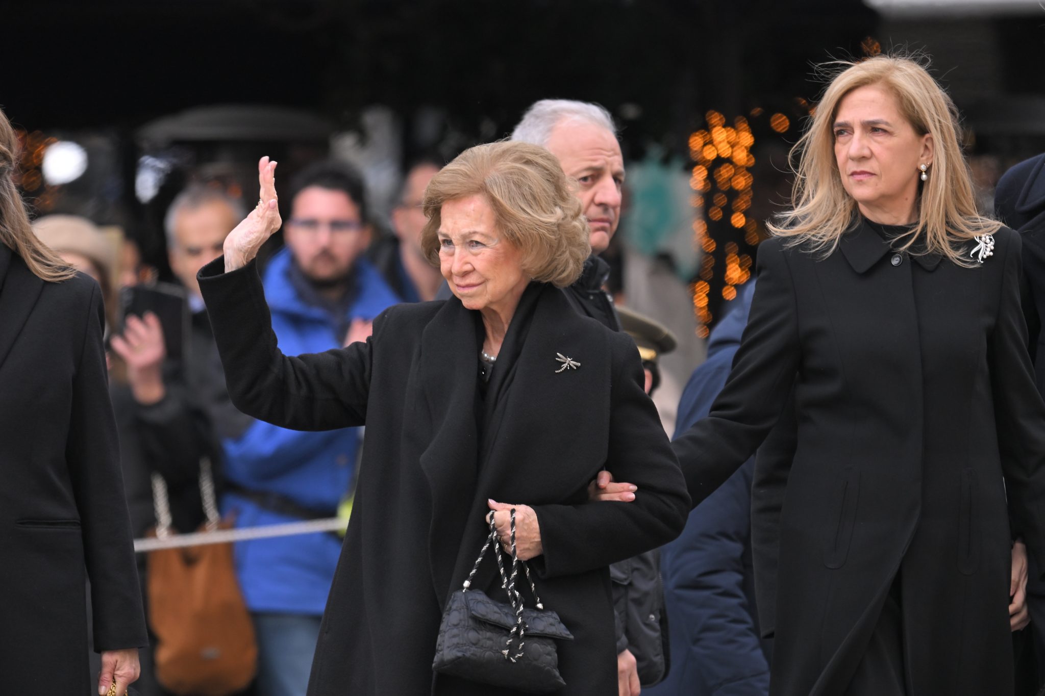 Κηδεία Πριγκίπισσας Ειρήνης: Παύλος, Νικόλαος και Φίλιππος Ντε Γκρες στη Μητρόπολη