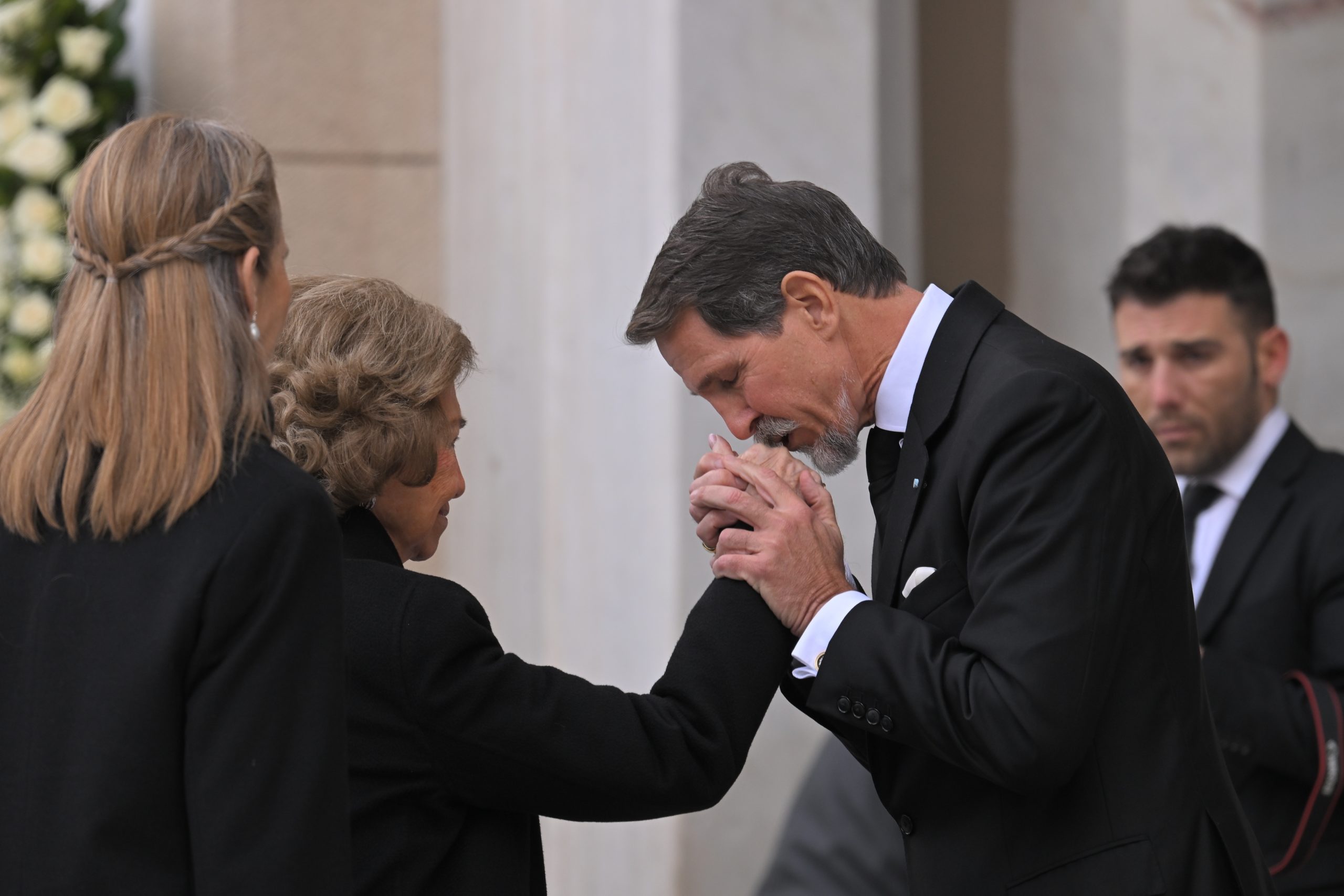 Κηδεία Πριγκίπισσας Ειρήνης: Παύλος, Νικόλαος και Φίλιππος Ντε Γκρες στη Μητρόπολη