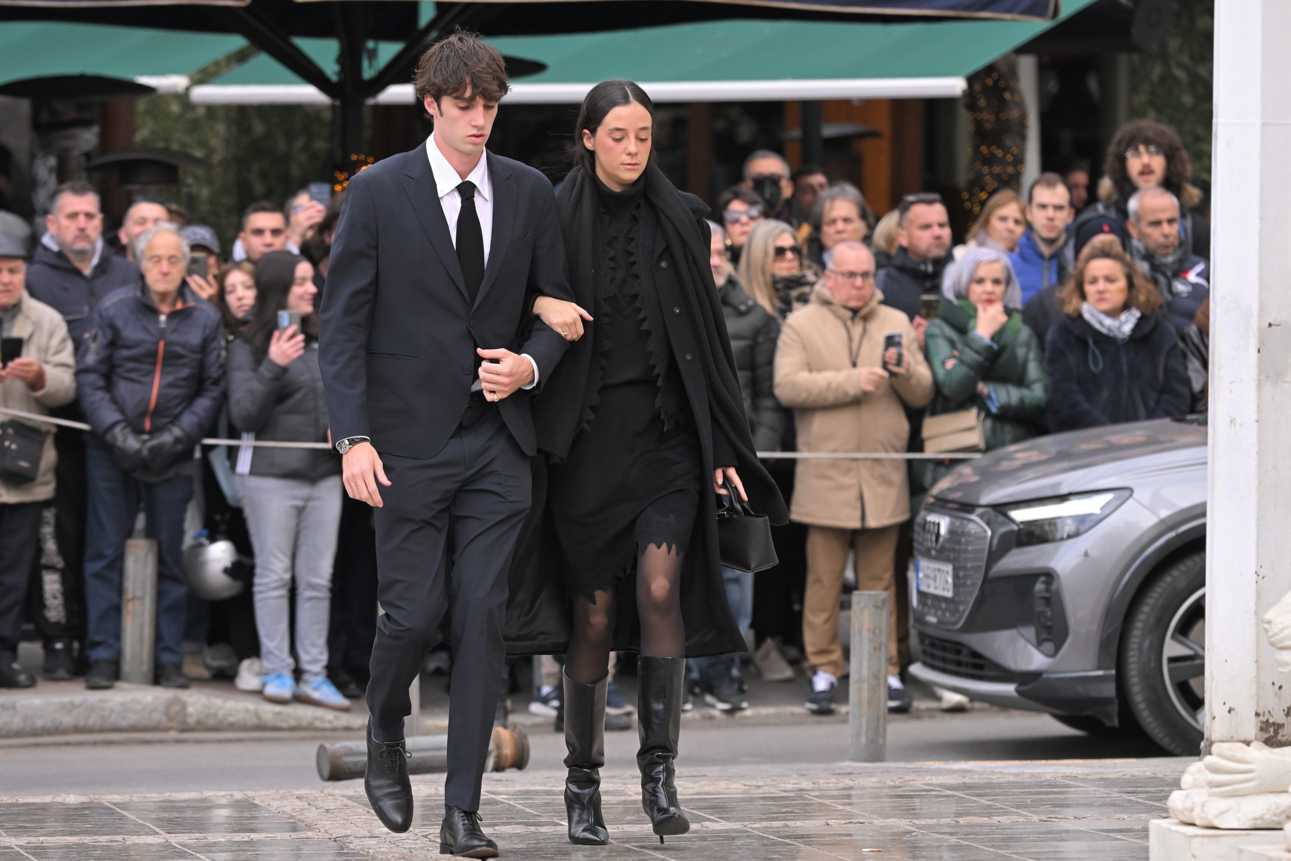 Κηδεία Πριγκίπισσας Ειρήνης: Παύλος, Νικόλαος και Φίλιππος Ντε Γκρες στη Μητρόπολη