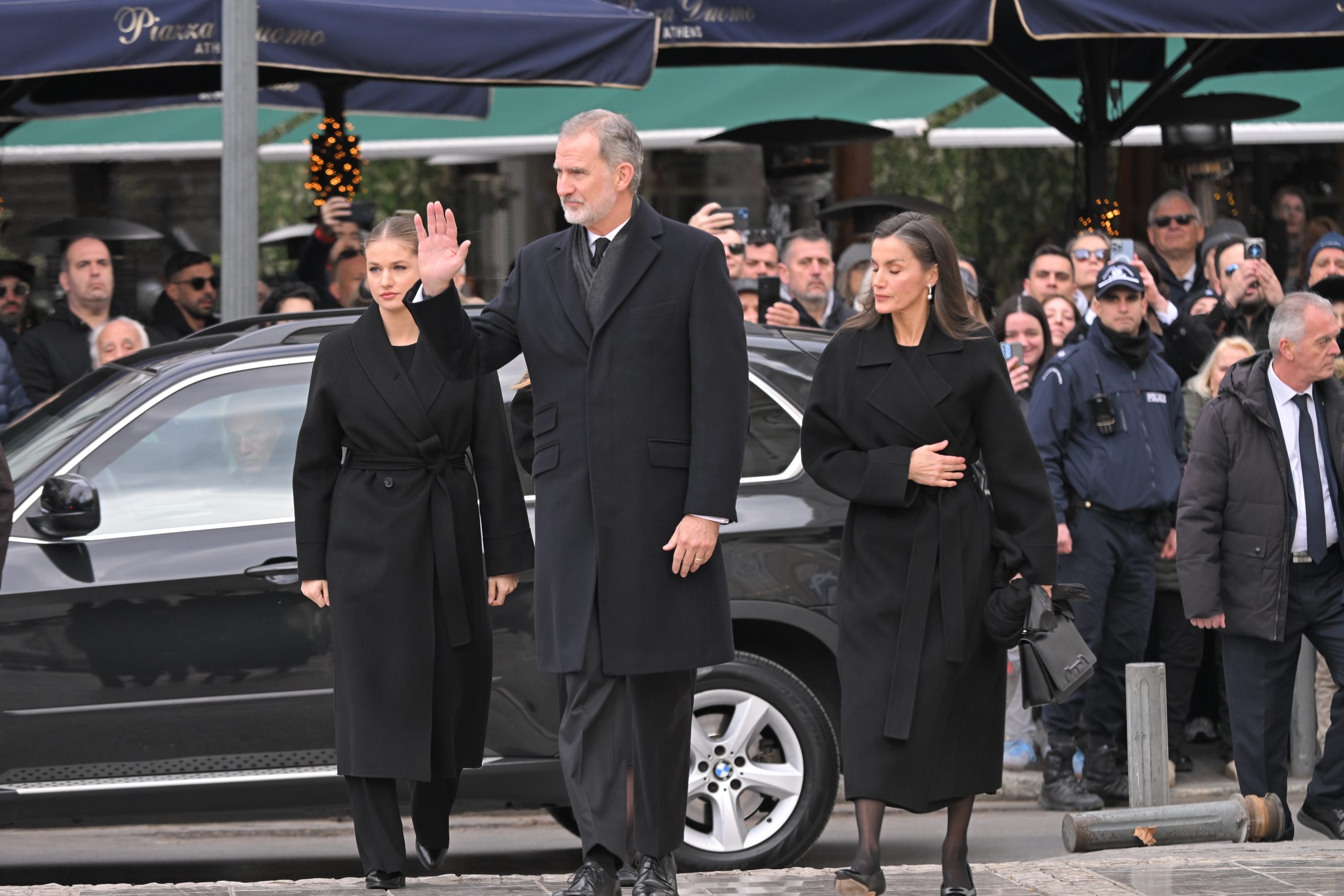 Κηδεία Πριγκίπισσας Ειρήνης: Παύλος, Νικόλαος και Φίλιππος Ντε Γκρες στη Μητρόπολη