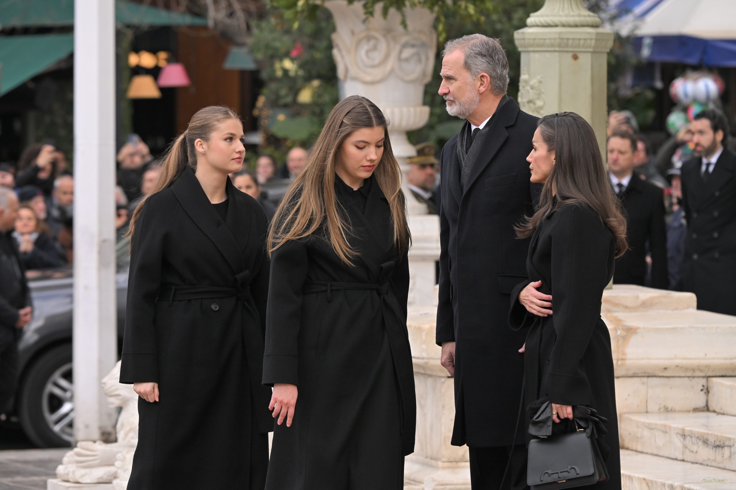 Κηδεία Πριγκίπισσας Ειρήνης: Παύλος, Νικόλαος και Φίλιππος Ντε Γκρες στη Μητρόπολη