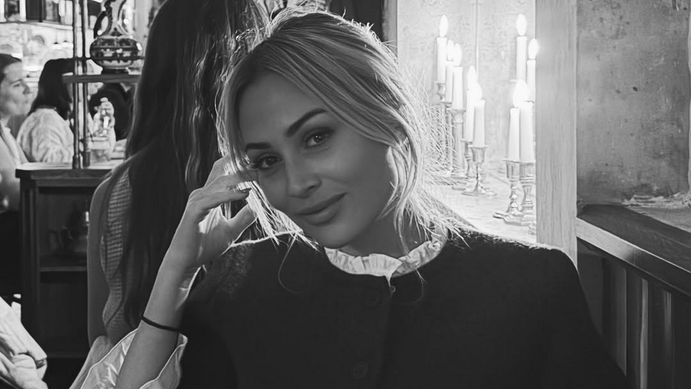 Ελένη Βουλγαράκη: «Λύγισε» στην τελευταία της εκπομπή στο ραδιόφωνο – «Μεγαλώνουμε, κύκλοι κλείνουν, κύκλοι ανοίγουν»