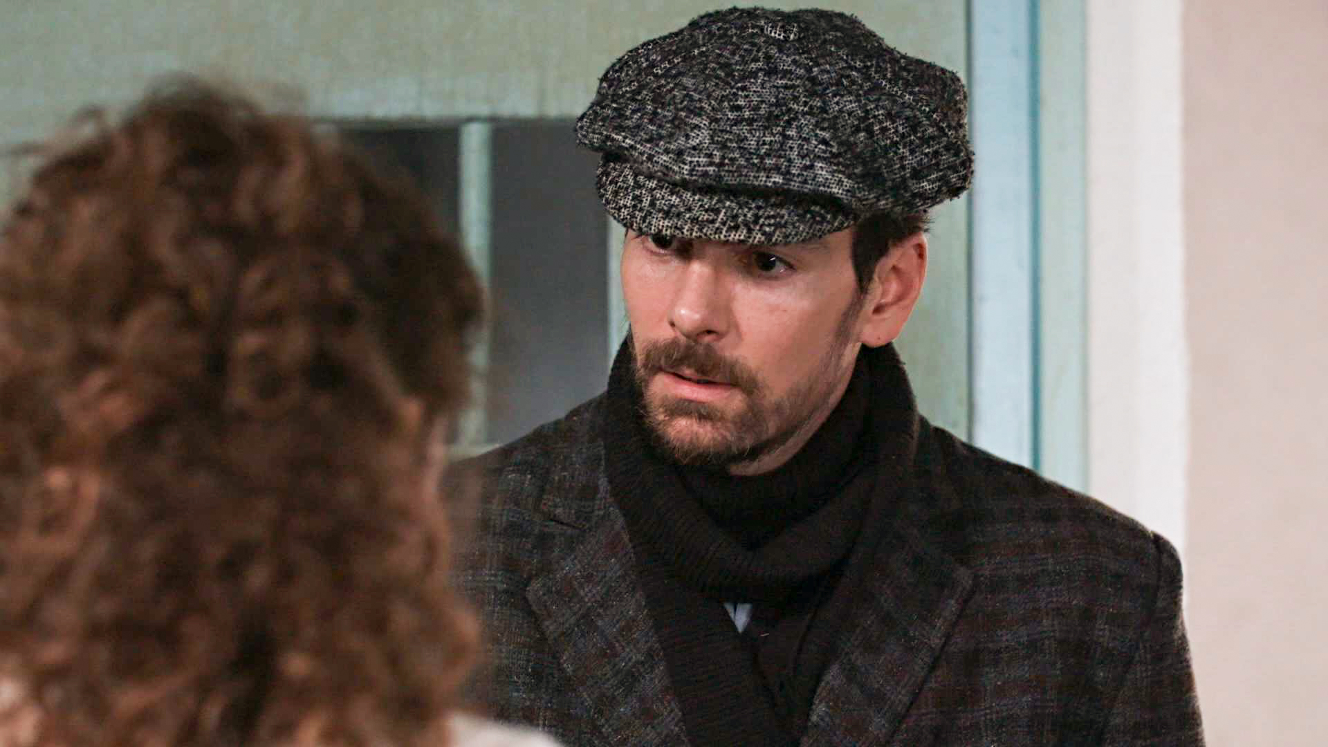 Grand Hotel: Ο Πέτρος μαθαίνει για τη σχέση Αλίκης – Άρη