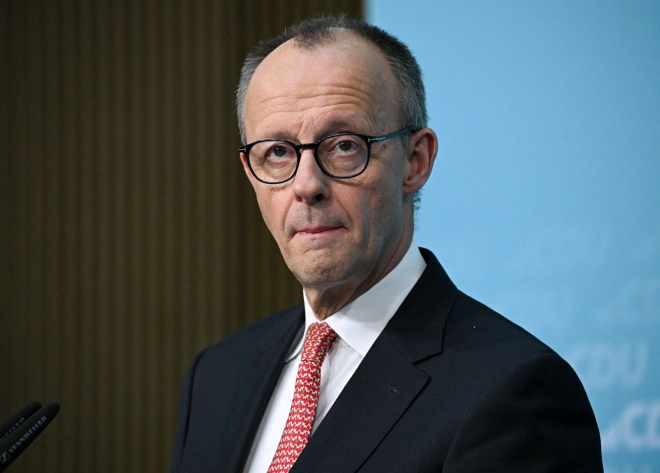 Γερμανία: «Δεν θέλουμε εμπορικό πόλεμο με τις ΗΠΑ, αλλά θα υπερασπιστούμε τα συμφέροντα μας», δήλωσε ο καγκελάριος Μερτς